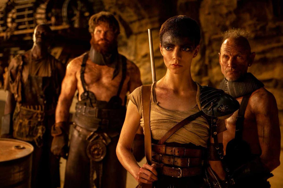 Кадр из фильма "Фуриоса: Безумный Макс. Сага" / фото Warner Bros. Pictures Кадр из фильма "Фуриоса: Безумный Макс. Сага" / фото Warner Bros. Pictures