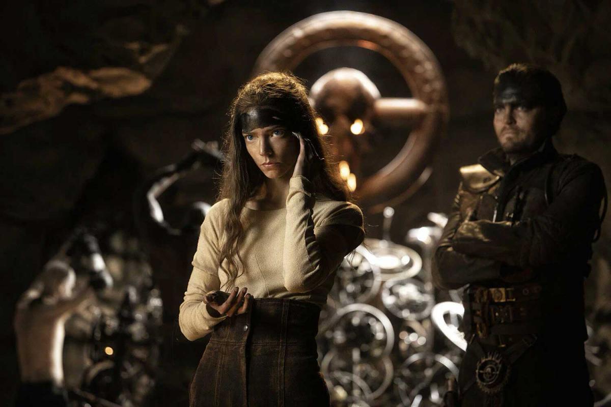 Кадр из фильма "Фуриоса: Безумный Макс. Сага" / фото Warner Bros. Pictures Кадр из фильма "Фуриоса: Безумный Макс. Сага" / фото Warner Bros. Pictures