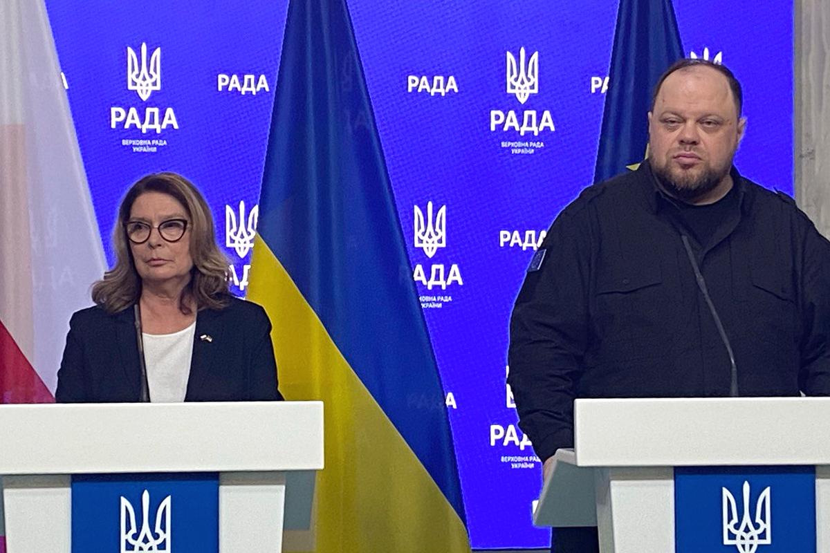 Малгожата Кидава-Блонская провела совместный брифинг с председателем ВР Русланом Стефанчуком / фото УНИАН, Надя Пришляк Малгожата Кидава-Блонская провела совместный брифинг с председателем ВР Русланом Стефанчуком / фото УНИАН, Надя Пришляк