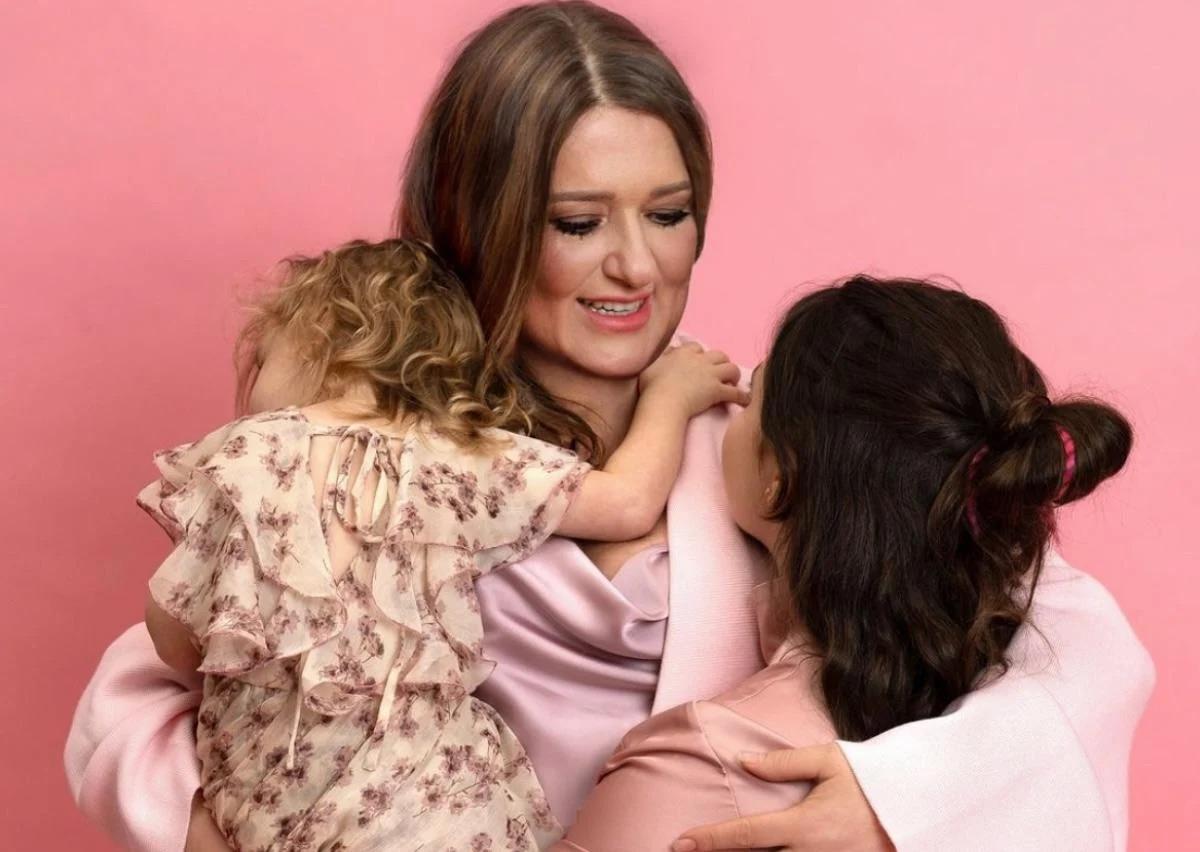 Natalia Mogilevskaya with her daughters / Instagram screenshot