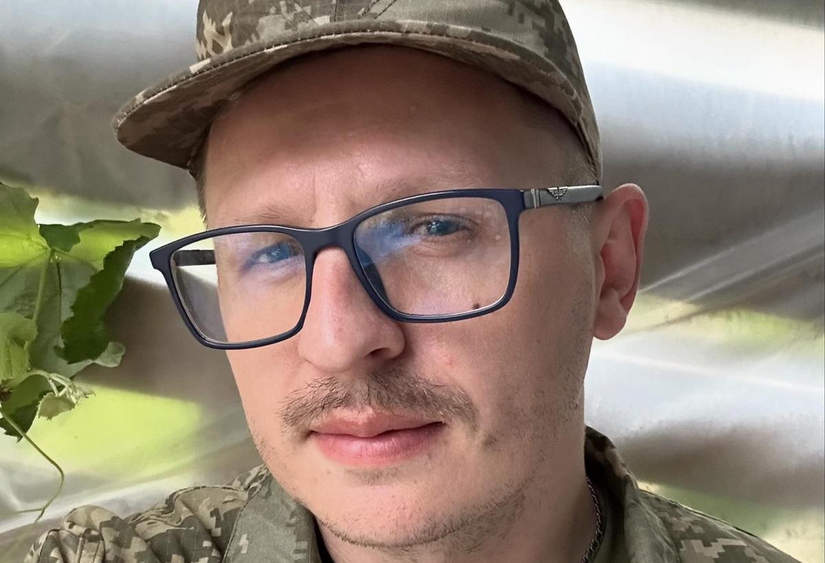 Відомий український співак пішов воювати на фронт Відомий український співак пішов воювати на фронт