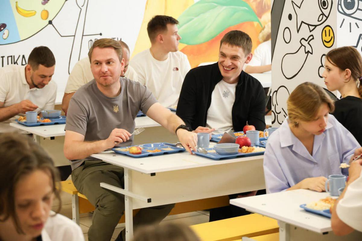 Олена Зеленська відвідала ліцеї на Київщині Олена Зеленська відвідала ліцеї на Київщині