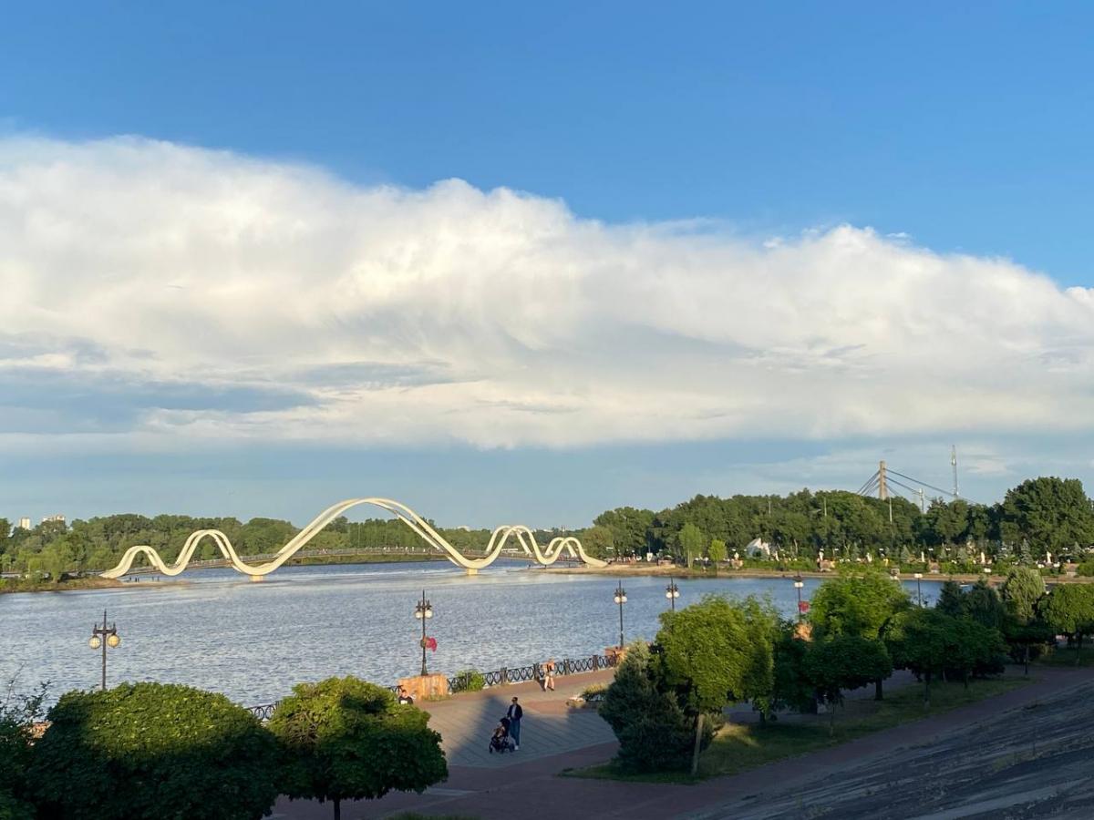 25 червня в Києві буде тепло / фото УНІАН, Тетяна Поляковська 25 червня в Києві буде тепло / фото УНІАН, Тетяна Поляковська
