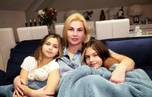 "Все, що мені потрібно для щастя": Камалія показала, як зустрілася з доньками в Лондоні (відео)