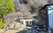 Окупанти знову вдарили по Харкову: загорілося підприємство, шестеро людей поранені (фото)