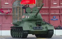 На парад в Москве приехал только Т-34: пресса и соцсети высмеяли трухлявое величие России