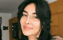 Украинцы возмущены: известная блогерша выехала за границу на частном самолете (фото)