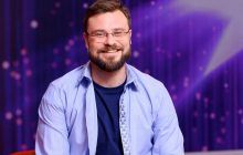 Ведучий "1+1 Україна" раптово показався на милицях: що сталося (фото)