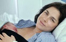 Ведущая "Танцев со звездами", которая впервые стала мамой, показала фото с любимым в роддоме