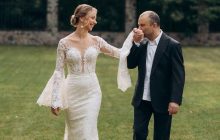 Віктор Павлік одружився з молодшою на 29 років блогеркою: фото з весілля