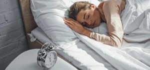 Почему человек просыпается в три часа ночи: приметы, которые повергнут в шок