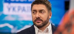 Відомий ведучий емоційно відповів на питання про родичів в Росії