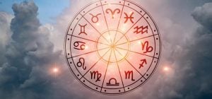 Гороскоп на 2 ноября: Овнам - недомогание, Скорпионам - желание что-то изменить