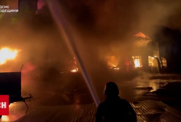 Двойной баллистический удар по Одессе: "Новая почта" полностью сгорела