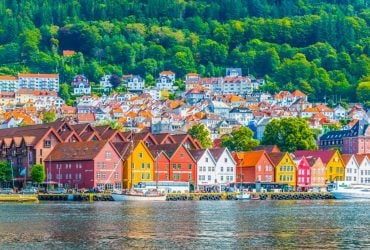 Без зонтика никуда: названы самые дождливые города Европы