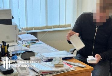 В Україні накрили чиновника, який дав окупантам 12 мільйонів гривень на відбудову Маріуполя (фото)