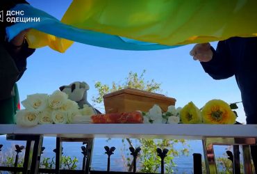 Прощання з Кетті: собаку, якого вбила російська ракета, провели в кращий світ