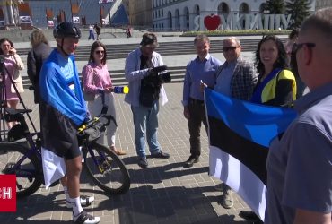 Заїзд до перемоги - на велосипеді: як депутат естонського парламенту збирав гроші для ЗСУ