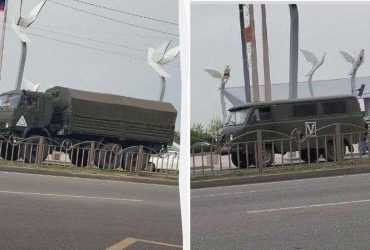 Оккупанты в Мариуполе прячут военную технику в страхе перед ATACMS, - партизаны (фото)