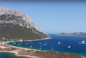 Італійський пляжний курорт анонсував старт голих весіль