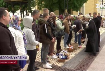 Колокола возвещают радостную новость, а Россия бьет: как Украина празднует Пасху