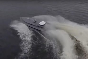 Морський дрон ГУР уразив швидкісний катер росіян у Криму