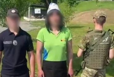 Чарівна Сергієтта: чоловік тікав за кордон у спідниці та перуці (відео)