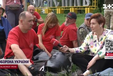 5 годин пішки на протезі: ветеран Сергій Храпко завершив марафон для допомоги пораненому бійцю