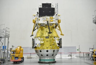 Китайский зонд доставит на Луну секретный груз: о чем именно идет речь