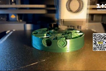 Армія 3D-друкарів: як тисячі волонтерів по всій Україні виготовляють деталі до зброї