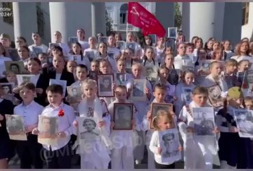 Марш "побєдобєсія" в Маріуполі: як росіяни повернули місто в СРСР