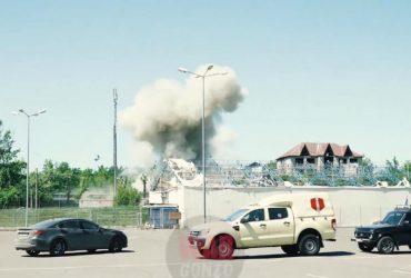 Эпический прилет: пропаганда показала момент удара по ресторану в Донецке (видео)