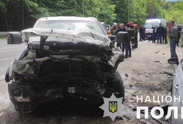 Поверталися з навчання: троє поліцейських загинули у ДТП на Вінничині (фото)