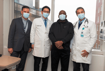 Помер чоловік, якому вперше пересадили свинячу нирку