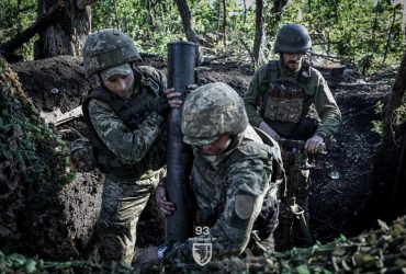 Вопрос выживания: заводы в Украине вынуждены нанимать женщин из-за нехватки персонала,  - FT