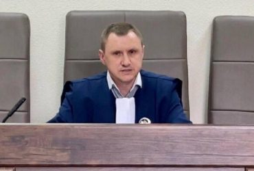 Феміда на боці криміналітету: авторитет Журавель, який напав зі зброєю на поліцію, вийшов на волю