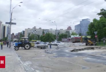 Київ підтопило, вода хлинула в метро: що відбувається на місці