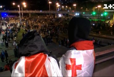 Закон принят, но митинги в разгаре: силовики применяют силу - ситуация в Грузии обостряется
