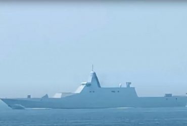 Загадковий китайський стелс-корабель вперше побачили в морі