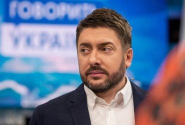 Відомий ведучий емоційно відповів на питання про родичів в Росії