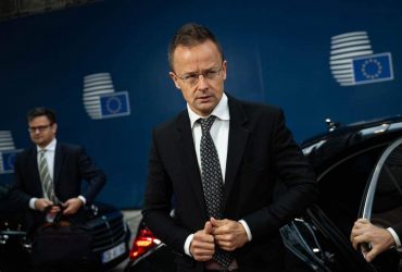 ЕС хочет отправить военных советников в Украину, Венгрия против, - Сийярто