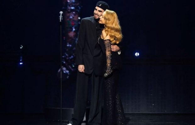 Любимец Тины Кароль рассказал об отношении певицы к молодым артистам