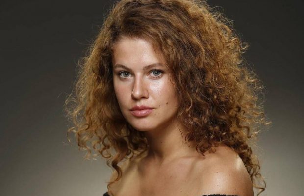 Звезда "Крепостной" рассказала, как восприняла решение мужа и отца уйти на фронт