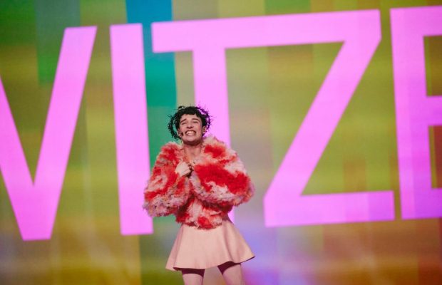 Підтримали Україну: переможці Євробачення-2024 на сцені підняли український прапор