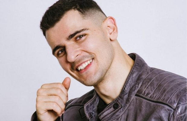 На известного блогера Николаса Карму напали хулиганы прямо в центре Львова (видео)