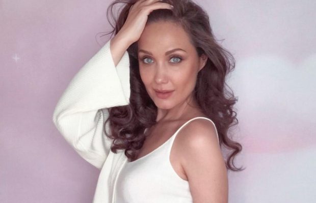 "Нужно было остановиться": Евгения Власова ответила, почему 10 лет не выступала на сцене