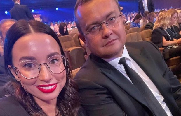 Известная украинская ведущая ответила, поддерживает ли общение с бывшим после развода