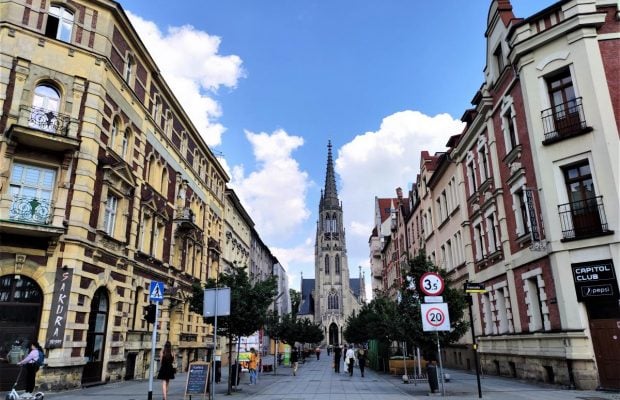 Пересадка в Катовице: как добраться до аэропорта, чем занять себя в городе