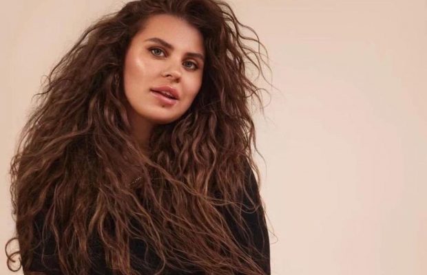 Солістка KAZKA відповіла, чому скасувала весілля: "Немає дня, коли я не плачу"