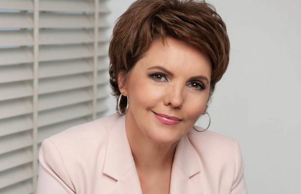 Відома українська ведуча відповіла, чи підуть її чоловік та син воювати: "Немає броні"